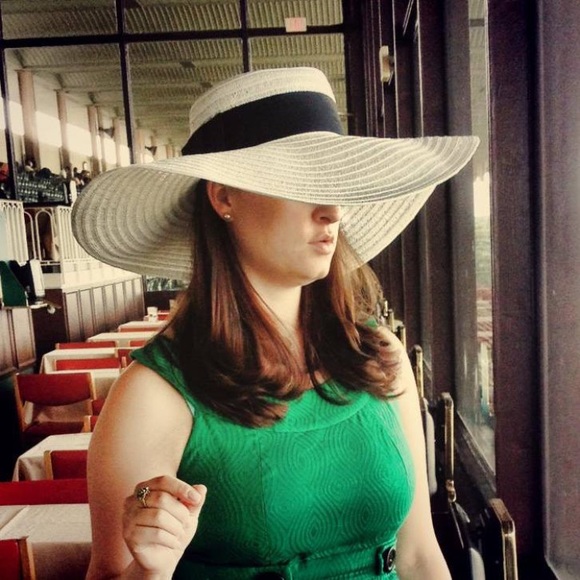 Meet your Posher, Anne - Picture 1 of 1